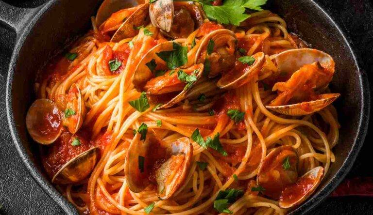 spaghetti alle vongole veraci ricetta napoletana
