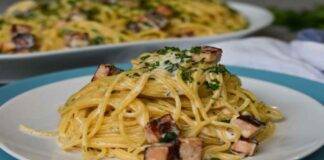 Spaghetti cremosi con salmone e pinoli