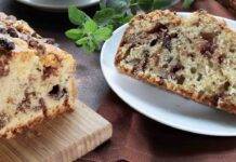 Torta al latte di mandorla con noci e uvetta, la ricetta del dessert senza lattosio Plumcake senza lattosio con noci uvetta e cioccolato