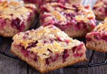 Torta integrale con ciliegie