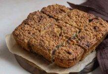 Torta proteica con avena e yogurt greco e marmellata | Nutriente e golosa Torta proteica avena