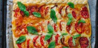 Finger food con mozzarella, pomodoro e basilico
