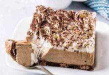 Torta veloce semifredda al caffè | Facilissima pronta in 10 minuti