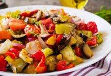 Verdure fresche arrostite condite con miele d'acacia