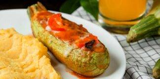 Finger food di verdure con formaggio e pomodori
