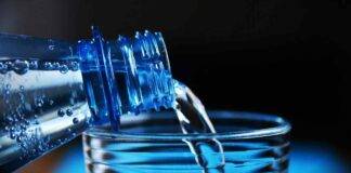 Acqua minerale