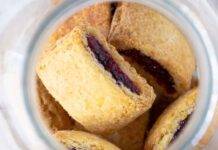 Biscotti croccanti fichi e noci, il biscotto tipico dell’autunno Biscotti ripieni di confettura di fichi