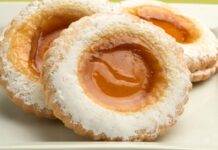 Dolcini con yogurt e confettura