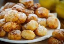 Bocconcini dolci con crema pasticcera al cioccolato AdobeStock