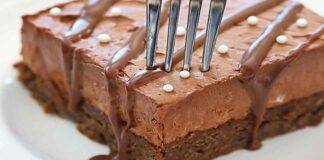 Brownies con mousse al cioccolato al latte