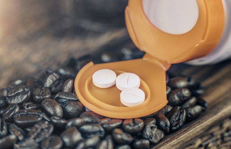 Caffè e farmaci quali rischi