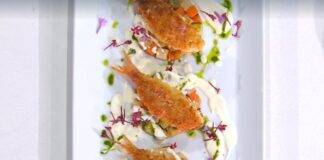 Pesce impanato nel panko con verdure in agrodolce e salsina