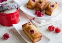 Financier con lamponi | I dolcetti francesi perfetti da servire a colazione dolcetti francesi