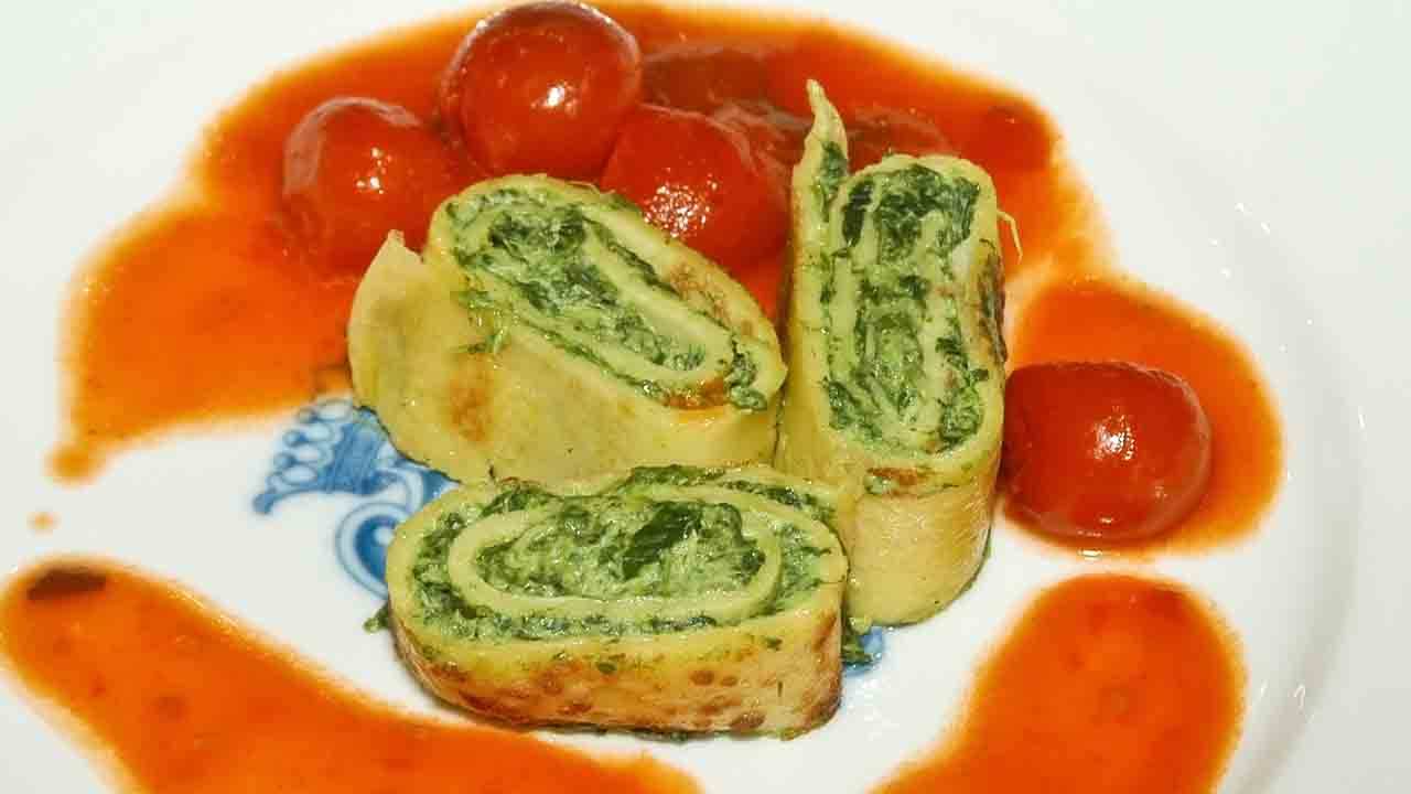 Rolle di omelette con spinaci