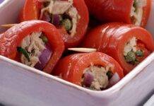 Involtini di peperoni al tonno | Pratico e velocissimo contorno involtini peperoni tonno ricetta FOTO ricettasprint