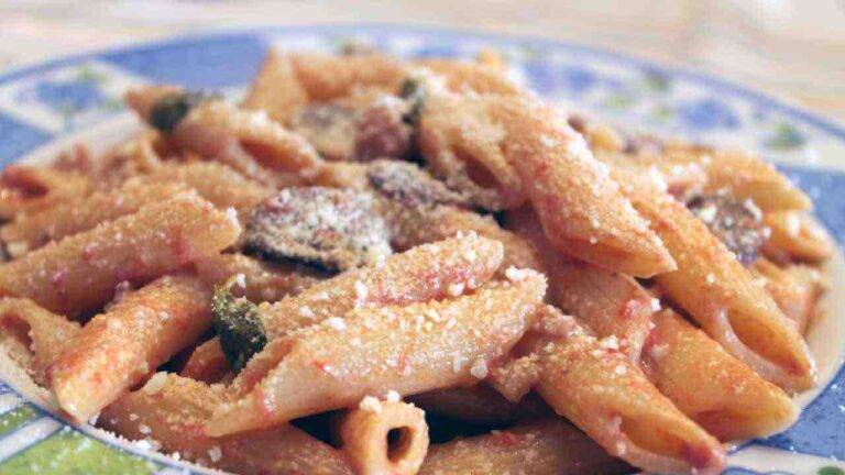 Pasta alla boscaiola senza panna ricetta preparazione