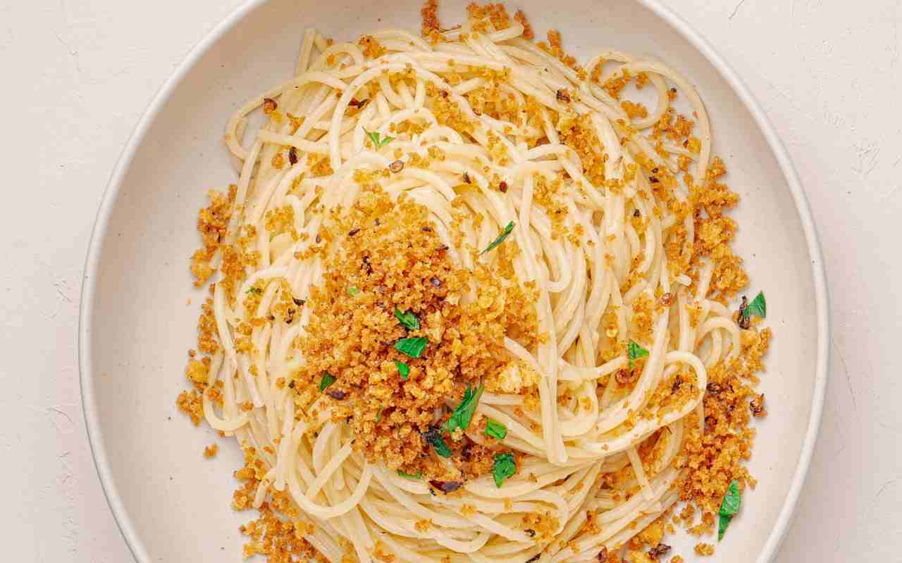 pasta aglio pangrattato ricetta FOTO ricettasprint