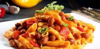 Pasta con fagioli peperoni