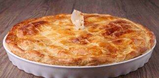 Pasticcio di patate in sfoglia con tonno e mozzarella