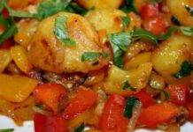 Peperoni e patate in padella alle erbette | un contorno eccezionale Peperoni e patate in padella alle erbette