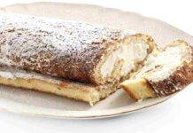 Rotolo alle mandorle con crema chantilly
