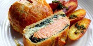 Salmone in crosta con spinaci e ricotta