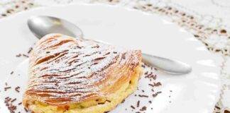 Sfogliatelle ripiene di crema al latte