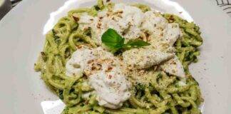 Spaghetti con crema broccoli ricotta e noci