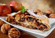 Strudel di mele e noci, ricetta originale come vuole la tradizione Dolce con sfoglia mele e frutta secca