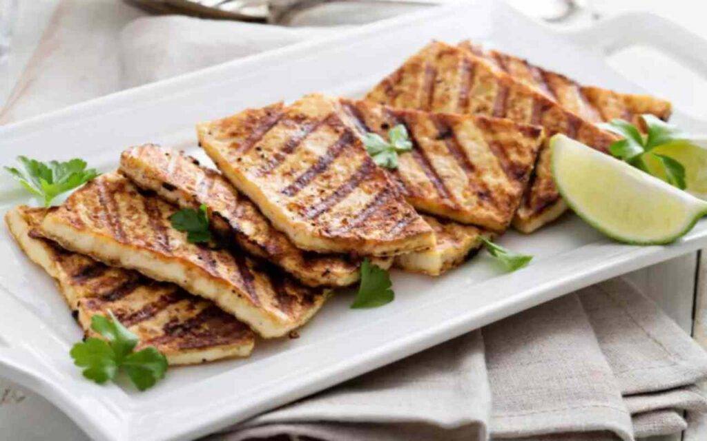 Tofu alla piastra con crema di piselli Leggero, raffinato e gustoso