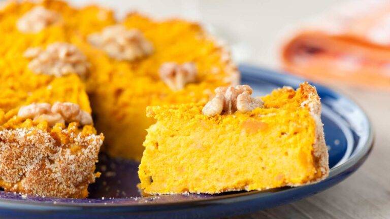 Torta di zucca e noci senza burro | Protagonista dell'autunno