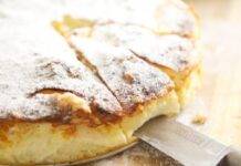 Dolce con base di yogurt mescolata a farina con lievito
