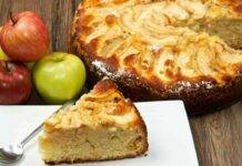 Torta light solo albumi alle mele | Facilissima e deliziosa Torta light solo albumi alle mele ricettasprint