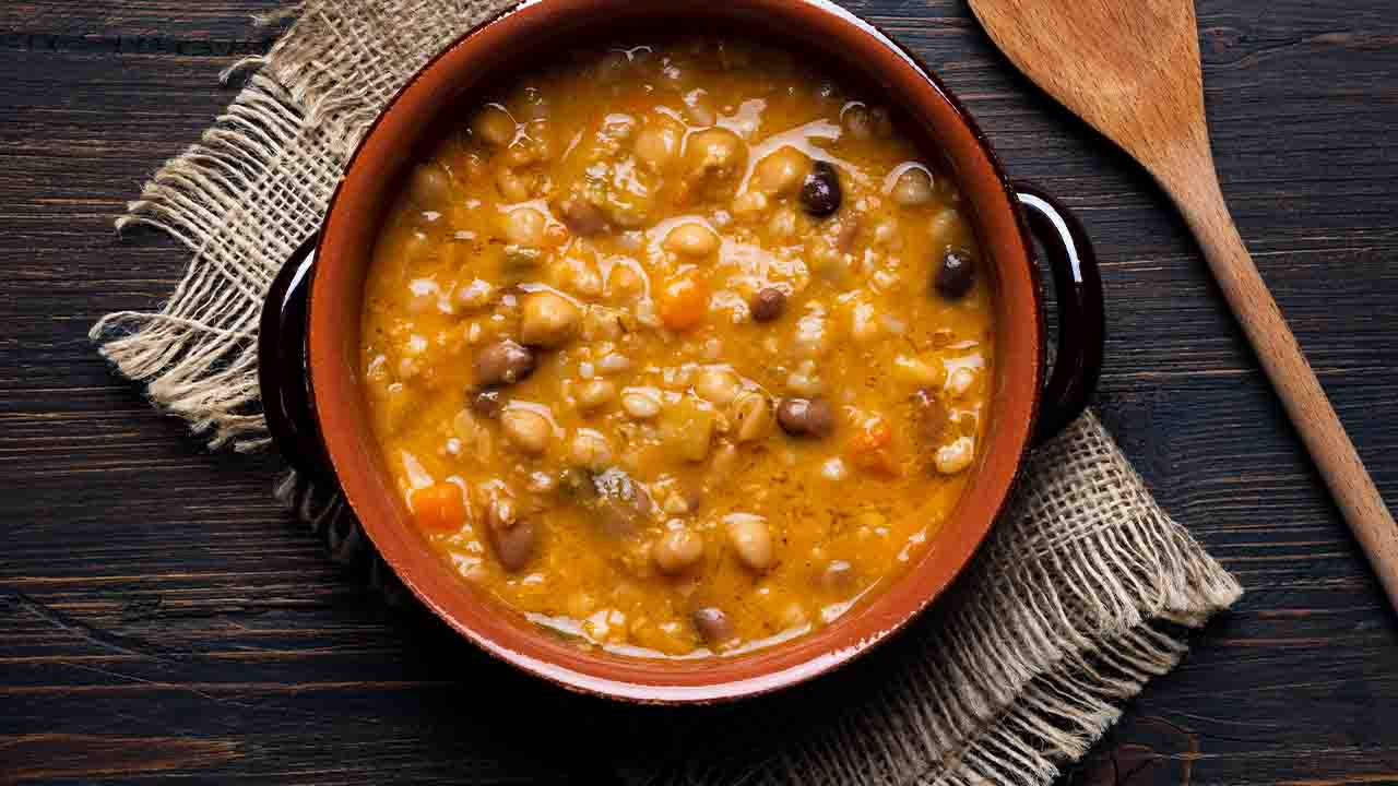 zuppa di ceci castagne e zucca