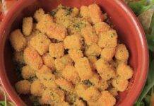 Zucca gratinata saporitissima | Quadratini d’ortaggio gustosi e invitanti Ortaggio impanato e cotto in forno