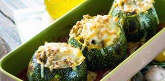 Zucchine tonde ripiene con formaggio e affettato