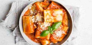 paccheri con crema di peperoni arrabbiati AdobeStock