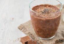 Dolcino al cucchiaio al cioccolato e albumi