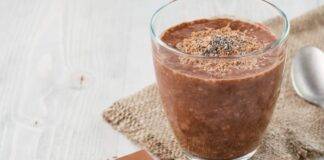 Dolcino al cucchiaio al cioccolato e albumi