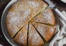 Caprese al limone | Torta morbidissima per un buon inizio di giornata Torta agli agrumi con cioccolato bianco
