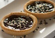 Cestini di frolla al tiramisù AdobeStock