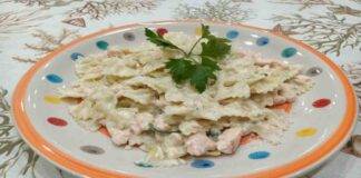 Farfalle con salmone al vino bianco e panna