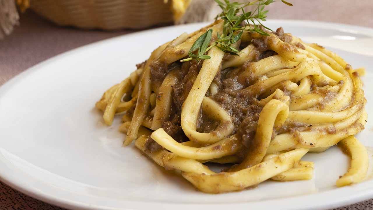 Fettuccine al ragù bianco, primo piatto e delicato