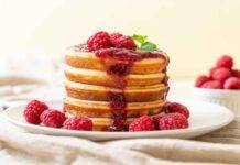 Pancake vegani ai lamponi AdobeStock