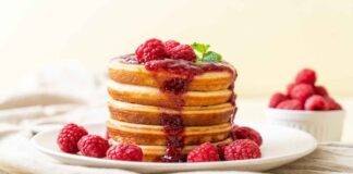 Pancake vegani ai lamponi AdobeStock