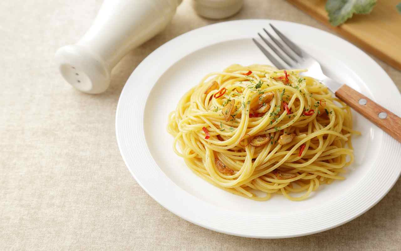 pasta aglio peperoncino taralli ricetta FOTO ricettasprint