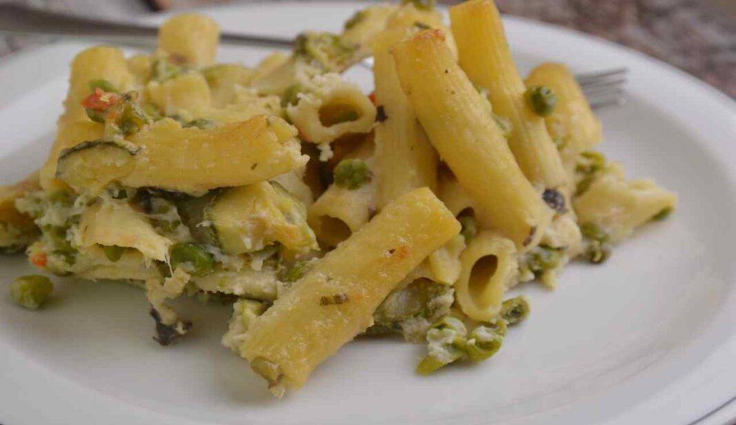 Pasta al forno piselli zucchini funghi e besciamella favolosa