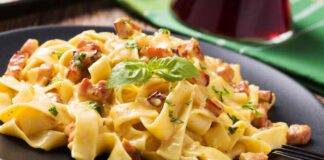 Tagliatelle con formaggio cremoso