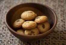 Biscotti sables alle noci e nocciole | La croccantezza arriva a colazione Biscotti sables alle noci e nocciole FOTO ricettasprint