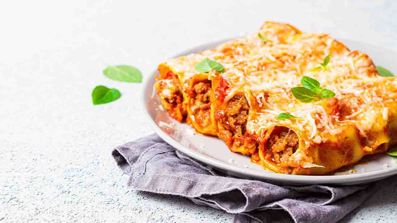 Cannelloni sugo e salsiccia con ricotta